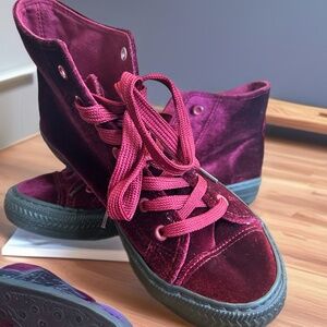 Mark Adam New York Burgundy Velvet Hightop Tennis Shoes Size 7.5